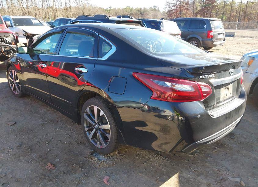 Photo 3 of 2017 Nissan Altima 2.5 SR (VIN 1N4AL3AP3HC256805)