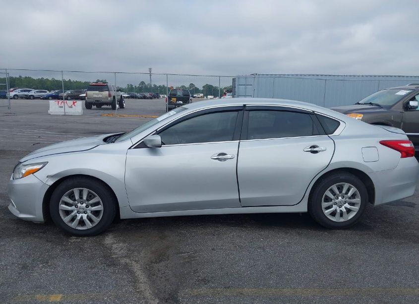 Photo 14 of 2017 Nissan Altima 2.5 S (VIN 1N4AL3AP3HC257355)