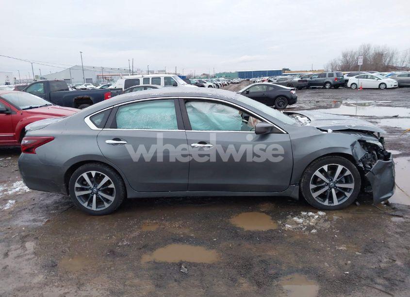 Photo 13 of 2017 Nissan Altima 2.5 SR (VIN 1N4AL3AP3HC279422)