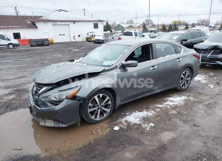 Photo 2 of 2017 Nissan Altima 2.5 SR (VIN 1N4AL3AP3HC279422)