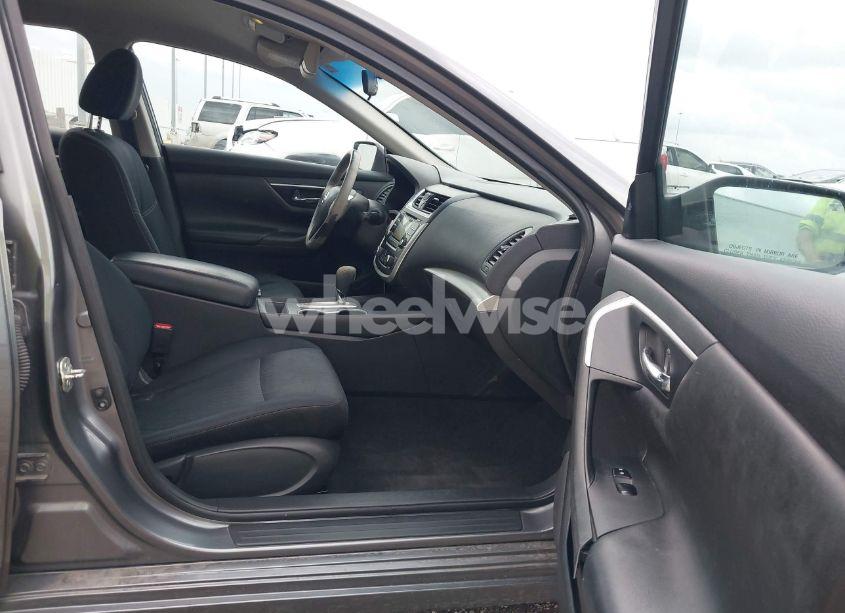 Photo 5 of 2017 Nissan Altima 2.5 SV (VIN 1N4AL3AP3HC282420)