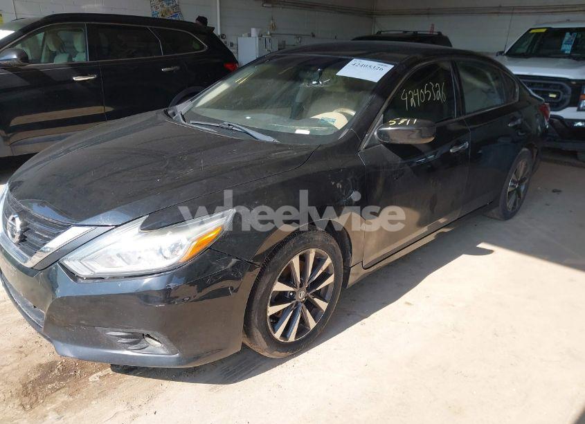 Photo 2 of 2017 Nissan Altima 2.5 SV (VIN 1N4AL3AP3HC283714)