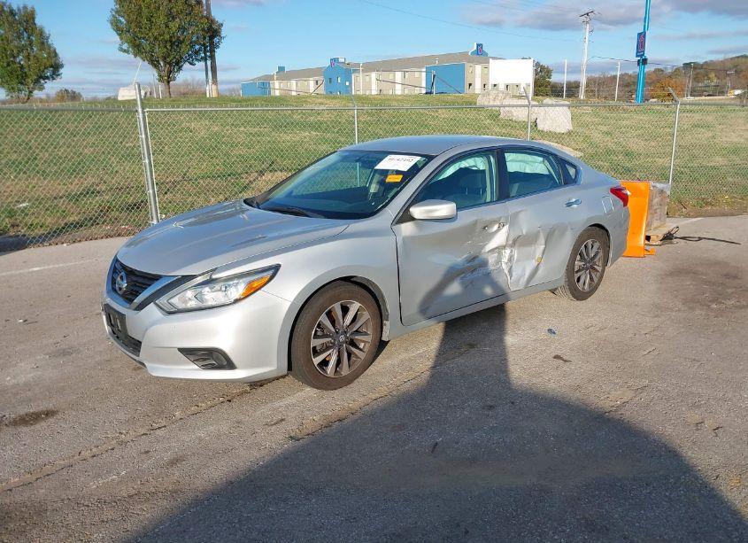 Photo 2 of 2017 Nissan Altima 2.5 SV (VIN 1N4AL3AP3HC291909)