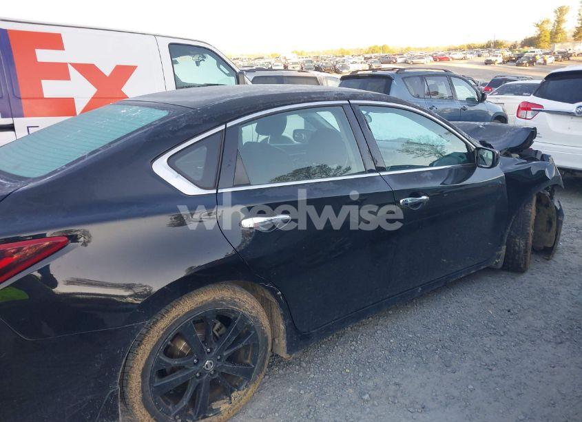 Photo 13 of 2017 Nissan Altima 2.5 SR (VIN 1N4AL3AP3HC474193)