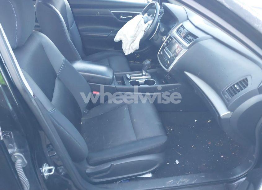 Photo 5 of 2017 Nissan Altima 2.5 SR (VIN 1N4AL3AP3HC474193)