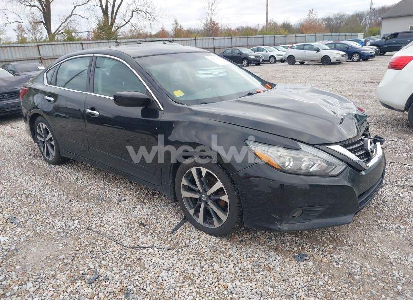 2017 Nissan Altima 2.5 SR (VIN 1N4AL3AP3HC490233) main photo