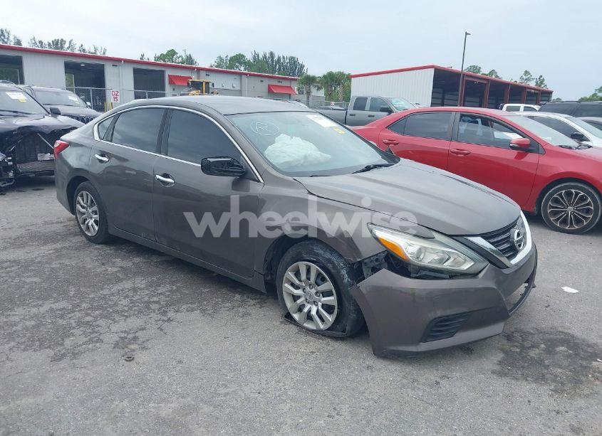 2017 Nissan Altima 2.5 SL/2.5 SR/2.5 SV/2.5/2.5 S (VIN 1N4AL3AP3HN303920) main photo