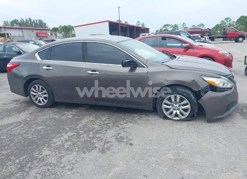 Photo 13 of 2017 Nissan Altima 2.5 SL/2.5 SR/2.5 SV/2.5/2.5 S (VIN 1N4AL3AP3HN303920)