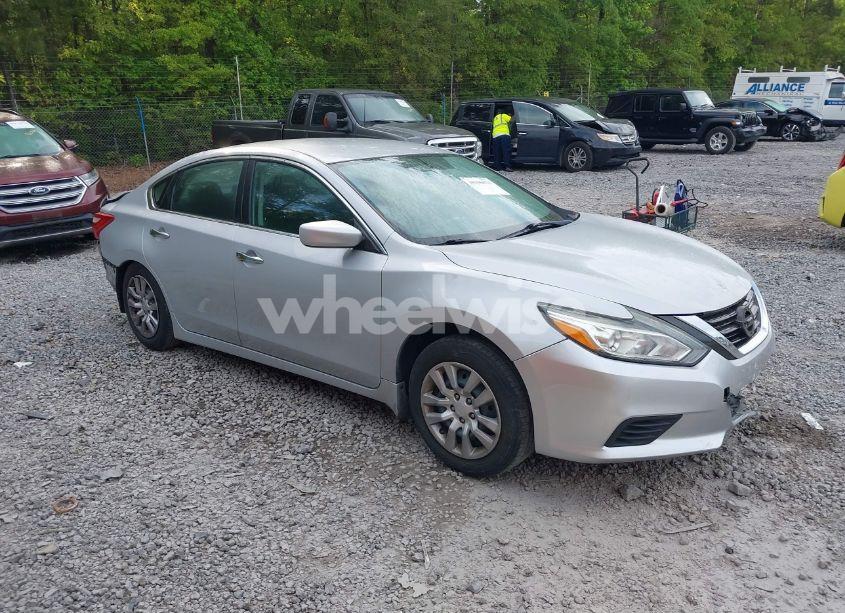 2017 Nissan Altima 2.5 S (VIN 1N4AL3AP3HN325058) main photo