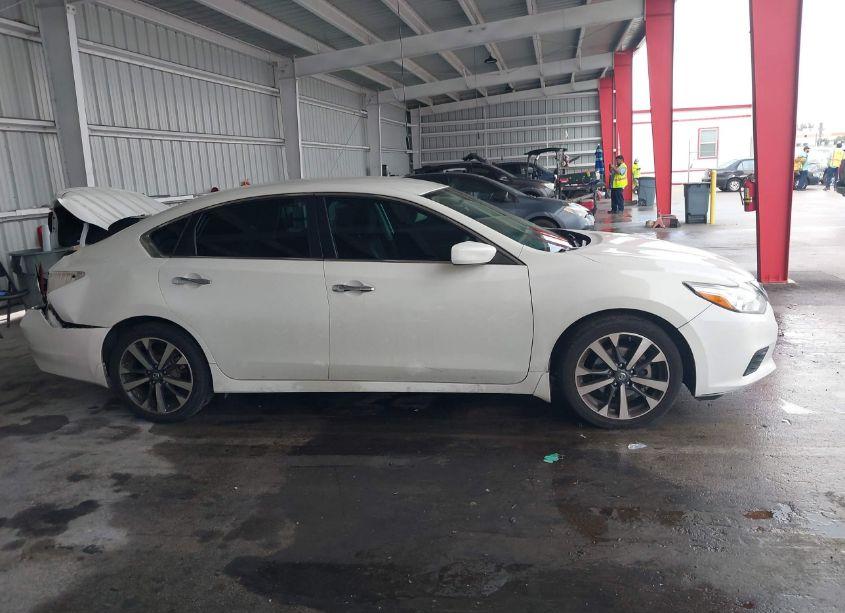 Photo 13 of 2017 Nissan Altima 2.5 SR (VIN 1N4AL3AP3HN332351)