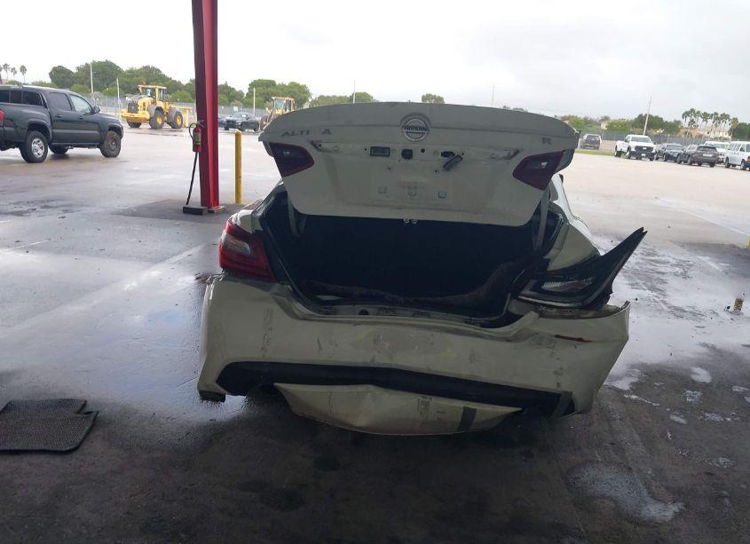 Photo 16 of 2017 Nissan Altima 2.5 SR (VIN 1N4AL3AP3HN332351)