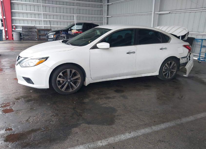 Photo 2 of 2017 Nissan Altima 2.5 SR (VIN 1N4AL3AP3HN332351)