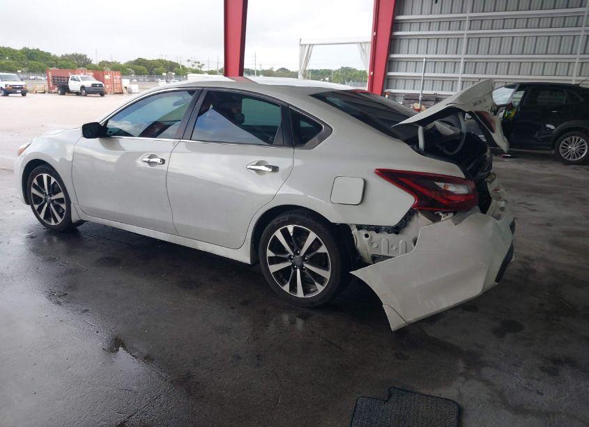 Photo 3 of 2017 Nissan Altima 2.5 SR (VIN 1N4AL3AP3HN332351)