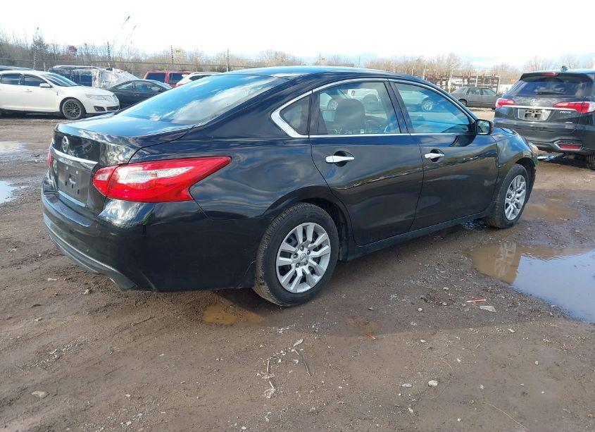 Photo 4 of 2017 Nissan Altima 2.5 S (VIN 1N4AL3AP3HN356892)