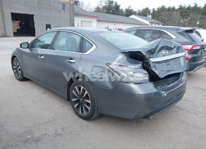 Photo 3 of 2018 Nissan Altima 2.5 SL (VIN 1N4AL3AP3JC101094)
