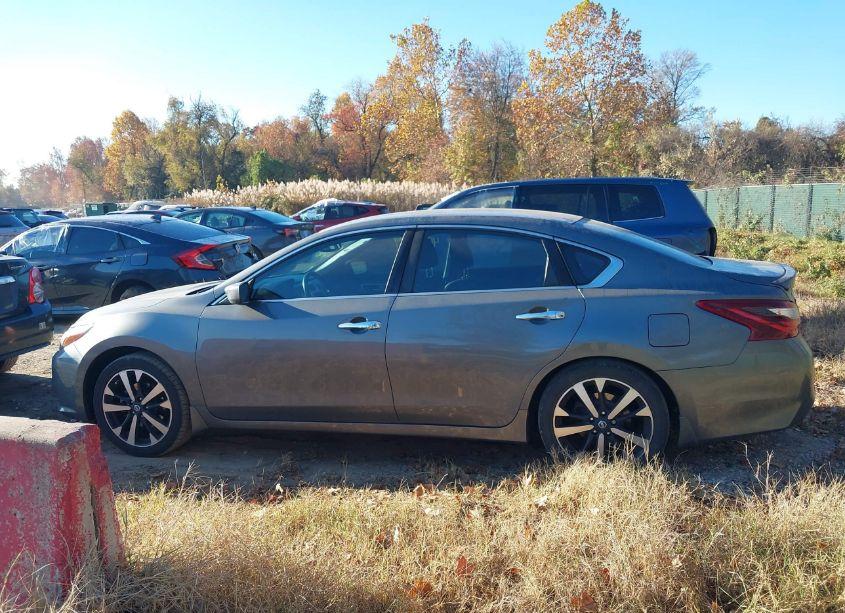 Photo 14 of 2018 Nissan Altima 2.5 SR (VIN 1N4AL3AP3JC103668)