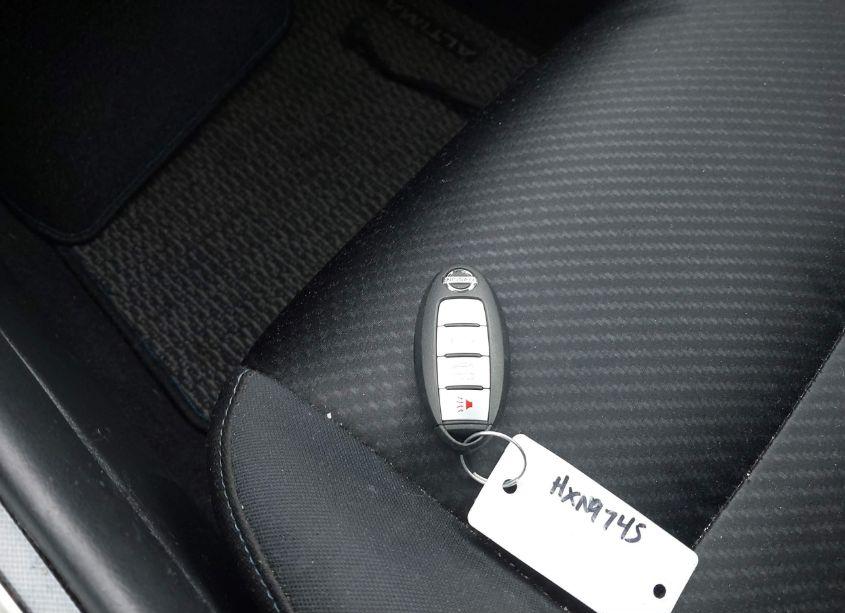 Photo 11 of 2018 Nissan Altima 2.5 SR (VIN 1N4AL3AP3JC103671)