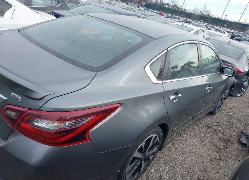 Photo 13 of 2018 Nissan Altima 2.5 SR (VIN 1N4AL3AP3JC103671)