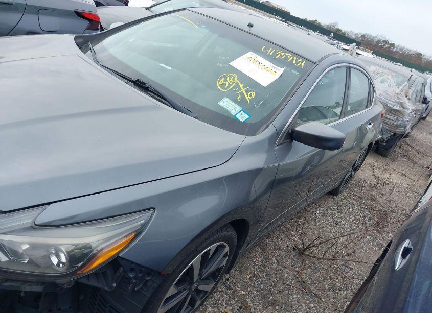 Photo 14 of 2018 Nissan Altima 2.5 SR (VIN 1N4AL3AP3JC103671)