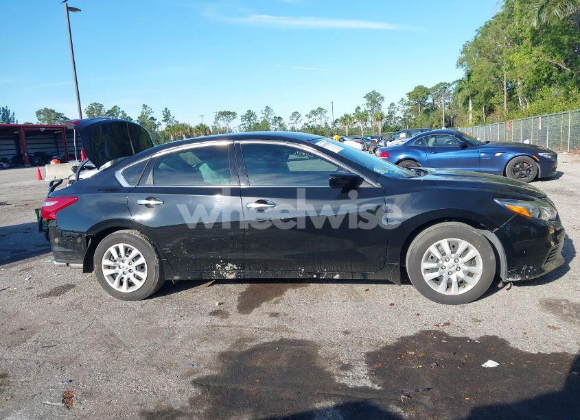 Photo 13 of 2018 Nissan Altima 2.5 S (VIN 1N4AL3AP3JC105470)