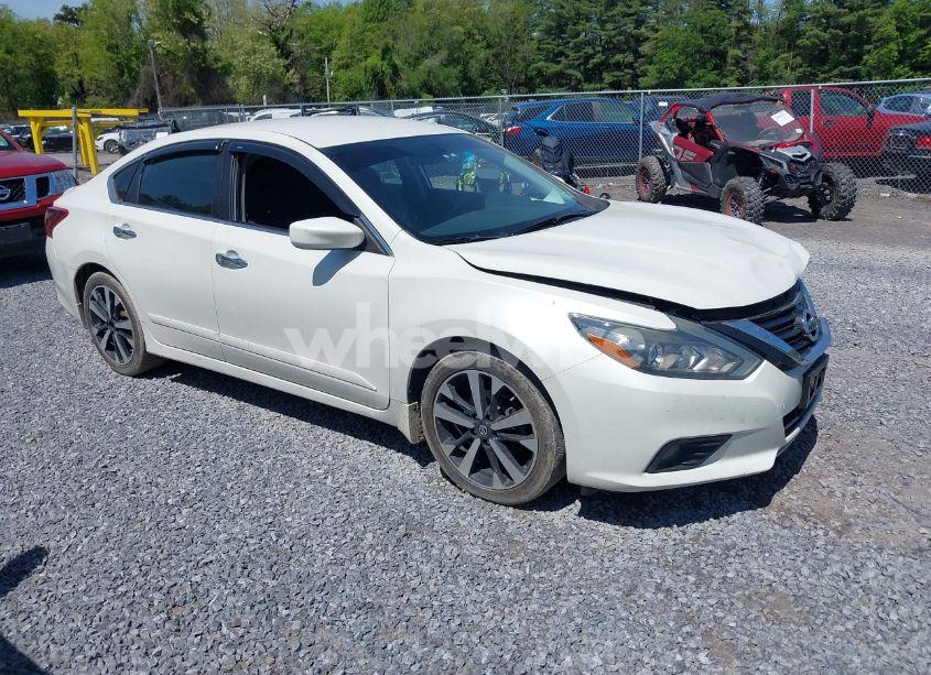 2018 Nissan Altima 2.5 SR (VIN 1N4AL3AP3JC115044) main photo