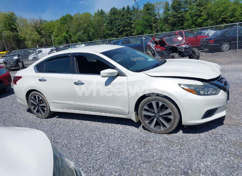 Photo 13 of 2018 Nissan Altima 2.5 SR (VIN 1N4AL3AP3JC115044)