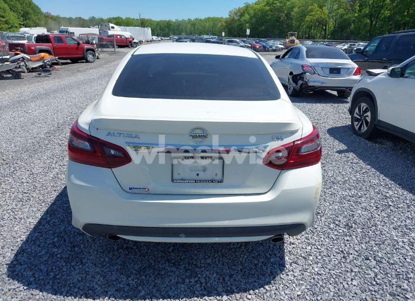 Photo 16 of 2018 Nissan Altima 2.5 SR (VIN 1N4AL3AP3JC115044)