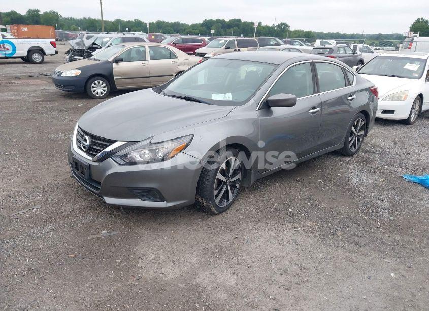 Photo 2 of 2018 Nissan Altima 2.5 SR (VIN 1N4AL3AP3JC119742)