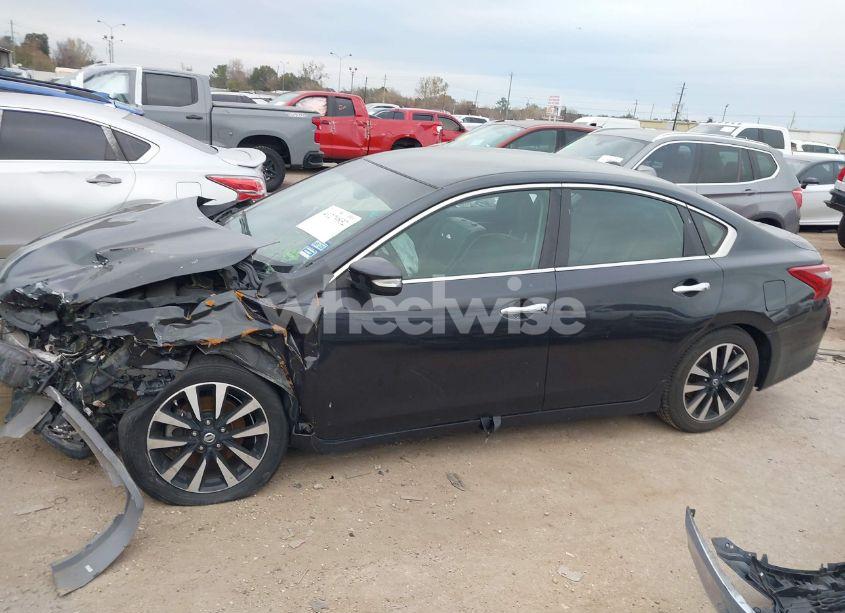 Photo 14 of 2018 Nissan Altima 2.5 SL (VIN 1N4AL3AP3JC132040)