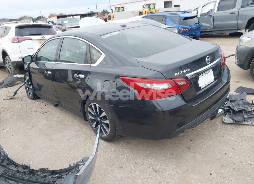 Photo 3 of 2018 Nissan Altima 2.5 SL (VIN 1N4AL3AP3JC132040)