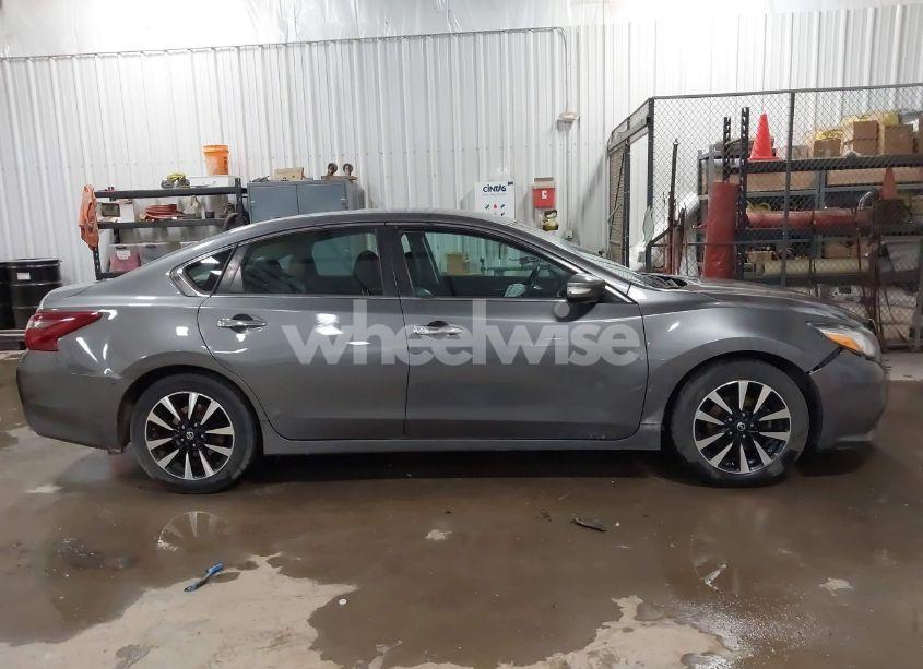 Photo 13 of 2018 Nissan Altima 2.5 SL (VIN 1N4AL3AP3JC134032)