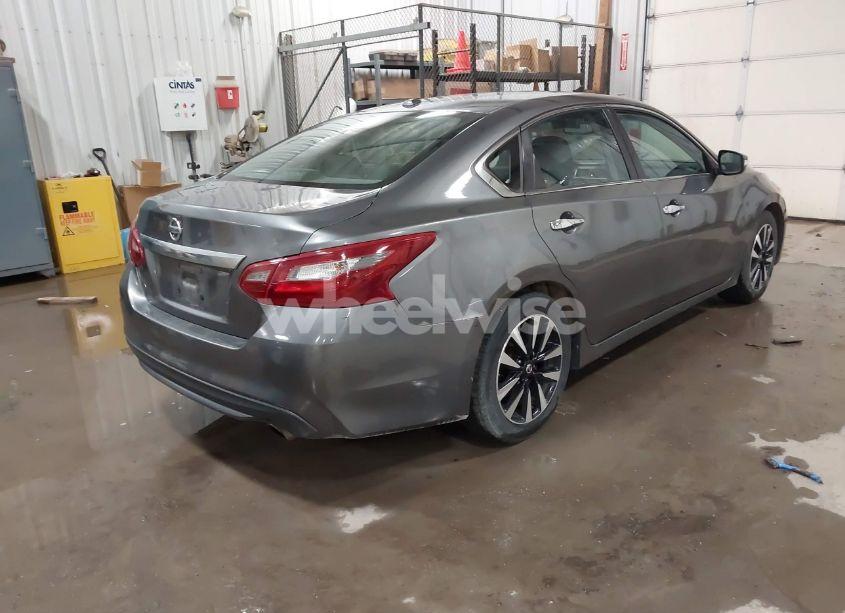 Photo 4 of 2018 Nissan Altima 2.5 SL (VIN 1N4AL3AP3JC134032)