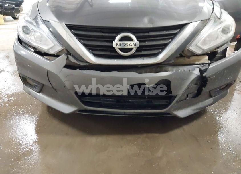 Photo 6 of 2018 Nissan Altima 2.5 SL (VIN 1N4AL3AP3JC134032)