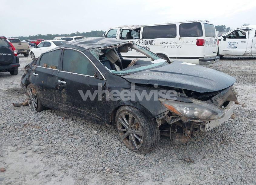 2018 Nissan Altima 2.5 SR (VIN 1N4AL3AP3JC135410) main photo