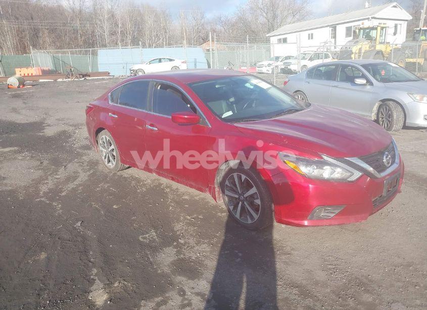 2018 Nissan Altima 2.5 SR (VIN 1N4AL3AP3JC139344) main photo