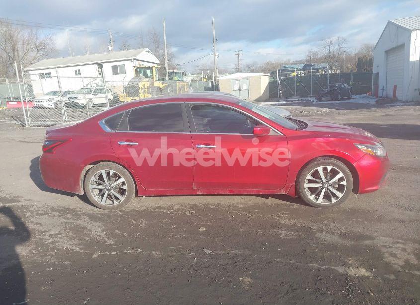 Photo 13 of 2018 Nissan Altima 2.5 SR (VIN 1N4AL3AP3JC139344)