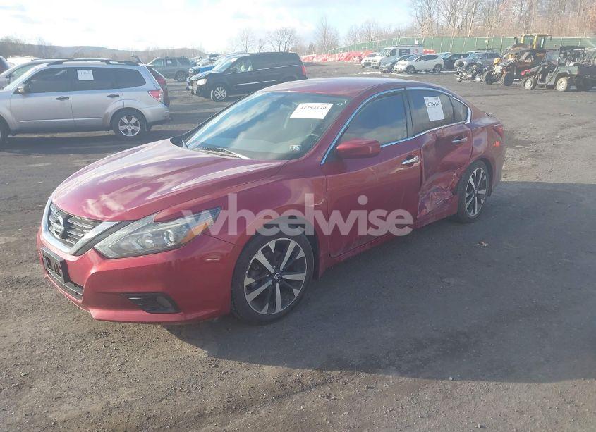 Photo 2 of 2018 Nissan Altima 2.5 SR (VIN 1N4AL3AP3JC139344)
