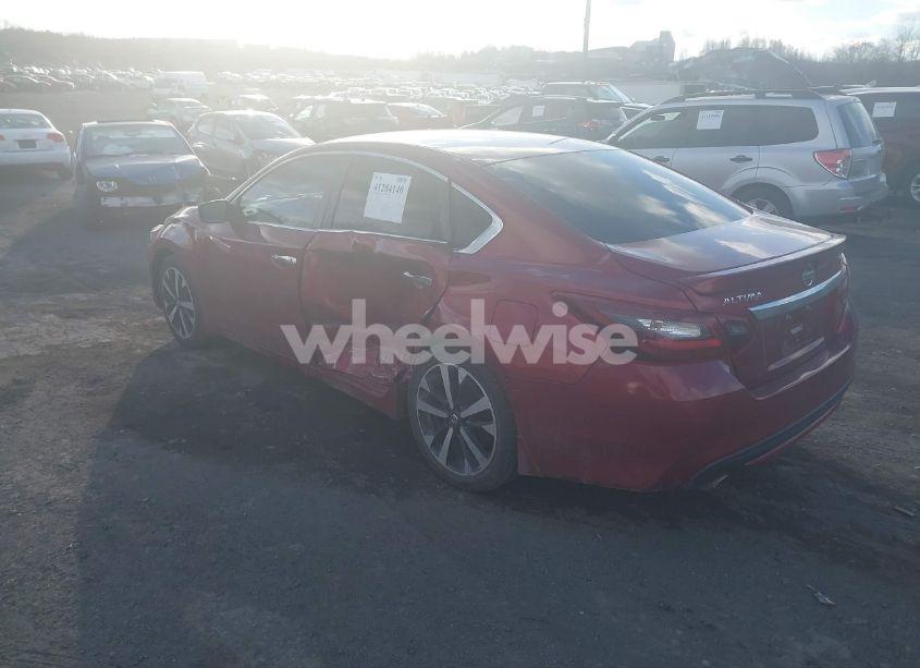 Photo 3 of 2018 Nissan Altima 2.5 SR (VIN 1N4AL3AP3JC139344)