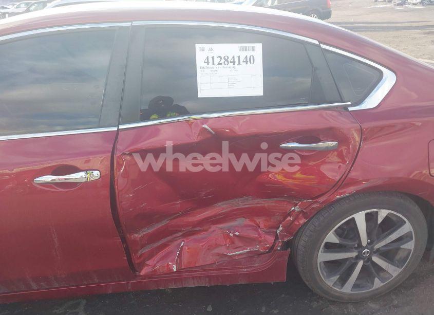 Photo 6 of 2018 Nissan Altima 2.5 SR (VIN 1N4AL3AP3JC139344)