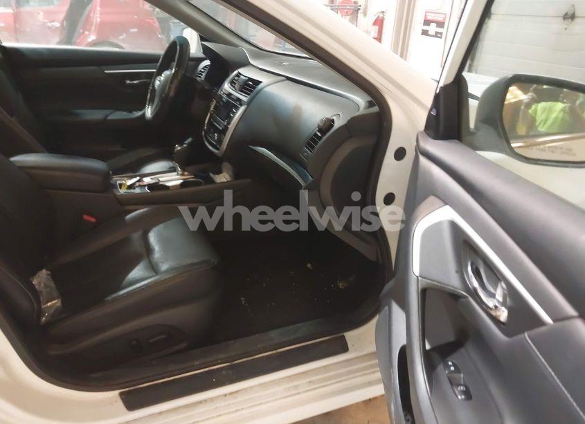 Photo 5 of 2018 Nissan Altima 2.5 SL (VIN 1N4AL3AP3JC143099)