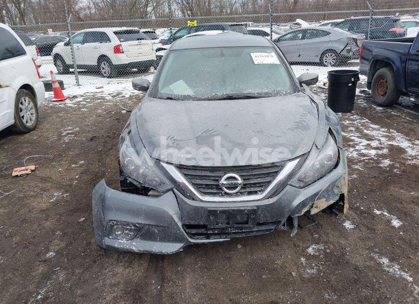Photo 12 of 2018 Nissan Altima 2.5 SR (VIN 1N4AL3AP3JC159979)