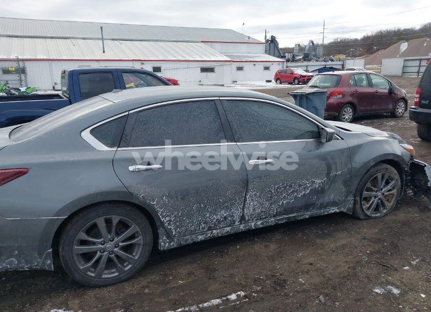 Photo 13 of 2018 Nissan Altima 2.5 SR (VIN 1N4AL3AP3JC159979)