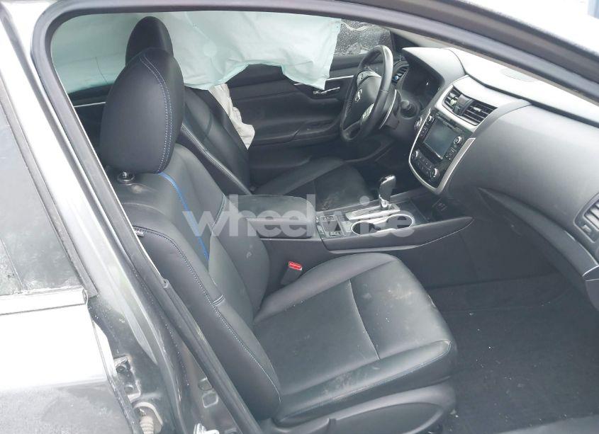 Photo 5 of 2018 Nissan Altima 2.5 SR (VIN 1N4AL3AP3JC159979)