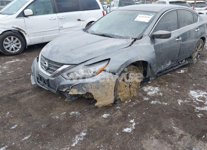 Photo 6 of 2018 Nissan Altima 2.5 SR (VIN 1N4AL3AP3JC159979)