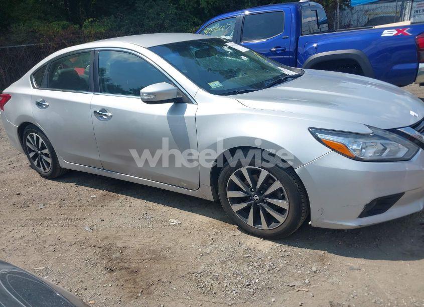 Photo 13 of 2018 Nissan Altima 2.5 SL (VIN 1N4AL3AP3JC174529)