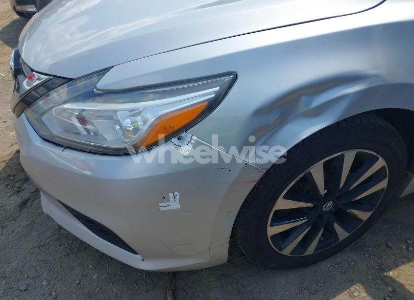 Photo 6 of 2018 Nissan Altima 2.5 SL (VIN 1N4AL3AP3JC174529)