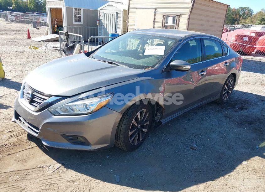 Photo 2 of 2018 Nissan Altima 2.5 SL (VIN 1N4AL3AP3JC175616)