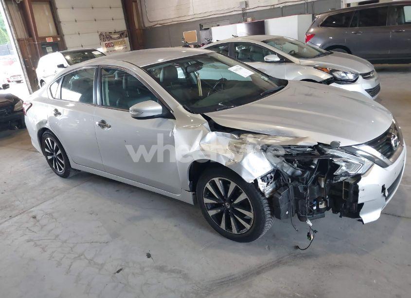 2018 Nissan Altima 2.5 SL (VIN 1N4AL3AP3JC176944) main photo