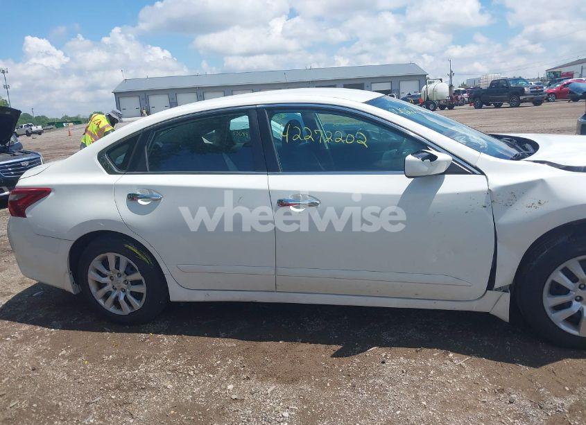 Photo 13 of 2018 Nissan Altima 2.5 S (VIN 1N4AL3AP3JC183120)