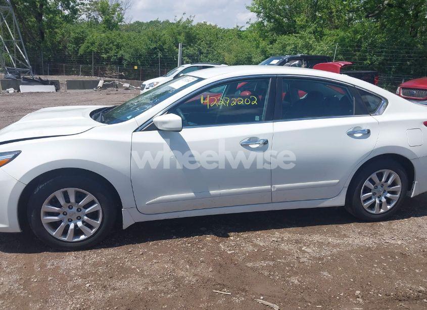 Photo 14 of 2018 Nissan Altima 2.5 S (VIN 1N4AL3AP3JC183120)